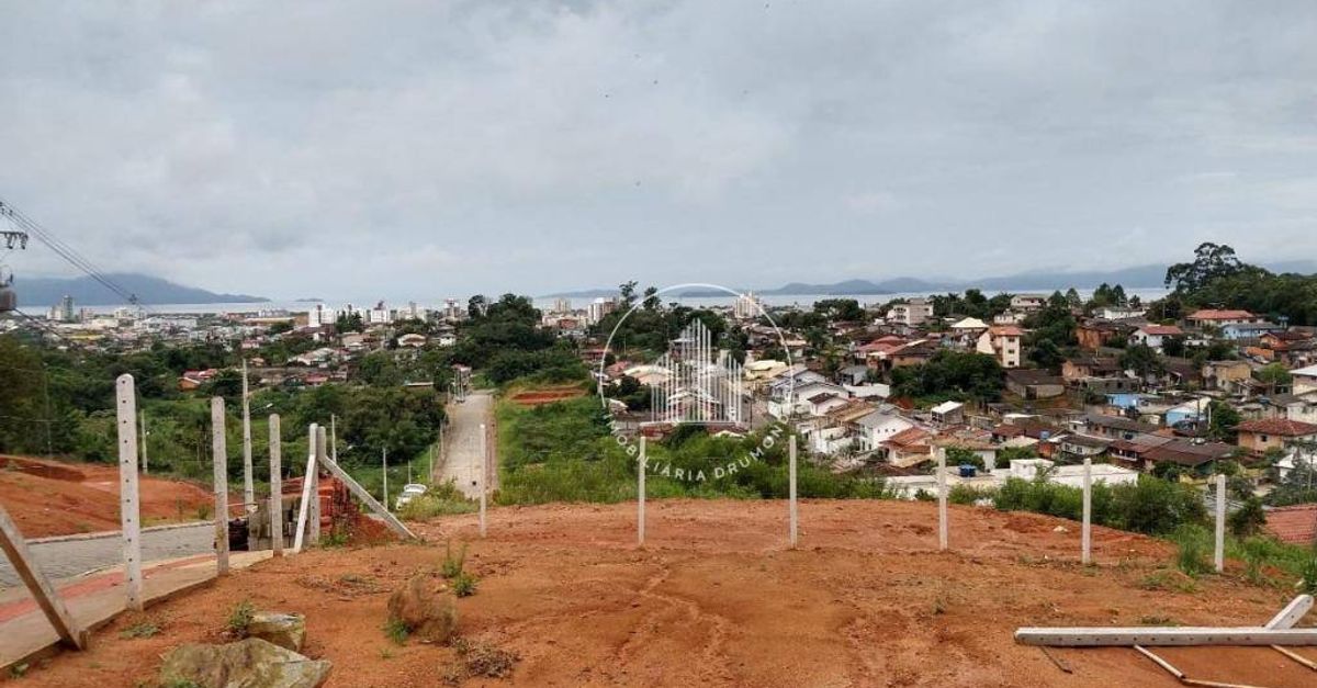 Terrenos na Rua Aldo Alfredo Fermiano em Biguaçu